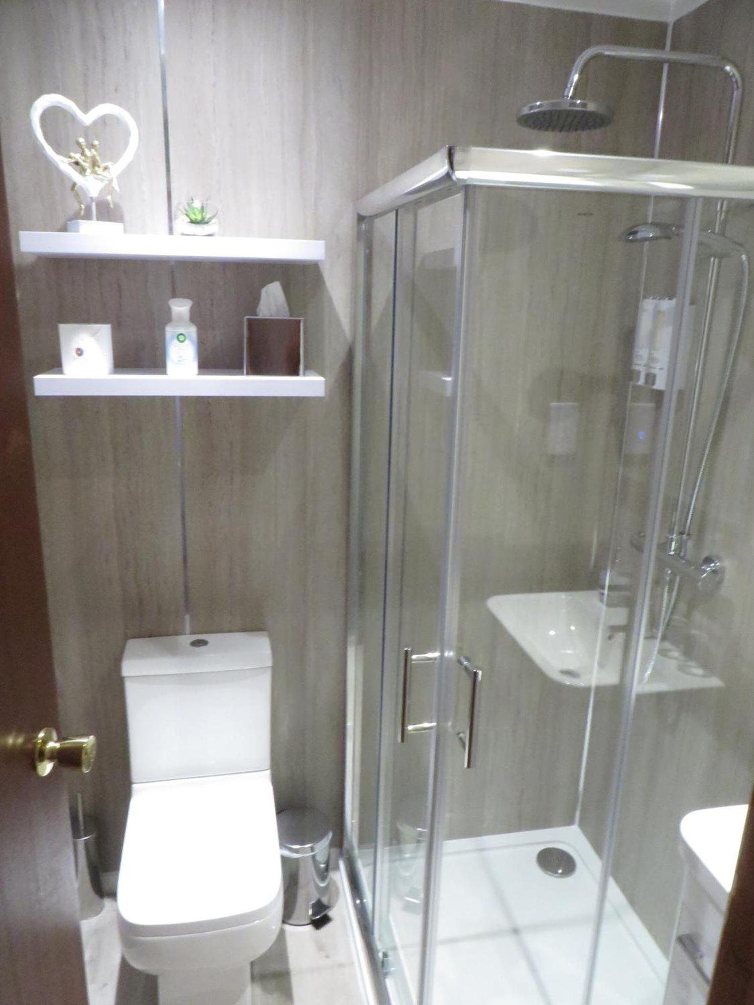 Double Room Private Bathroom
